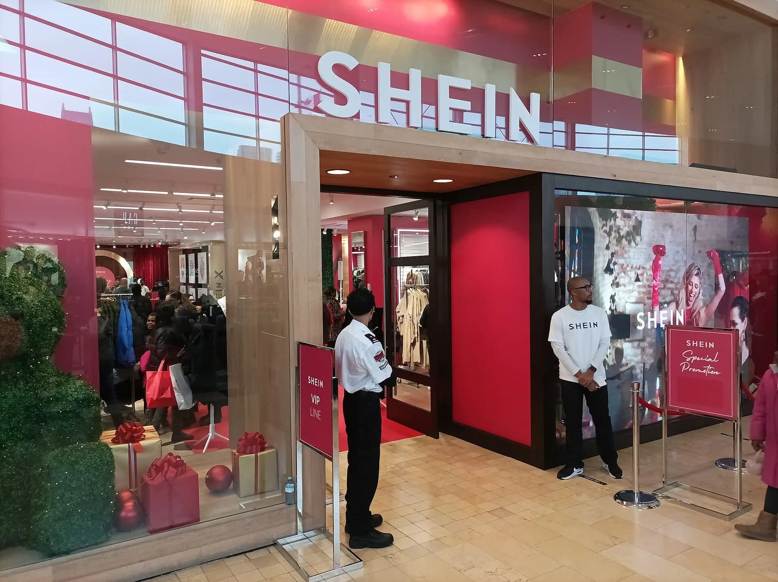 SHEIN 线下快闪店(加拿大多伦多)